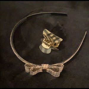 Set of clip and headband. Never used.